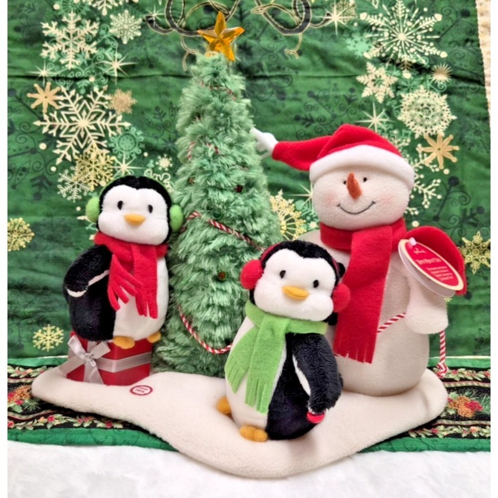 Hallmark Very Merry‎ Trio.  Animated, Features Sound and Motion